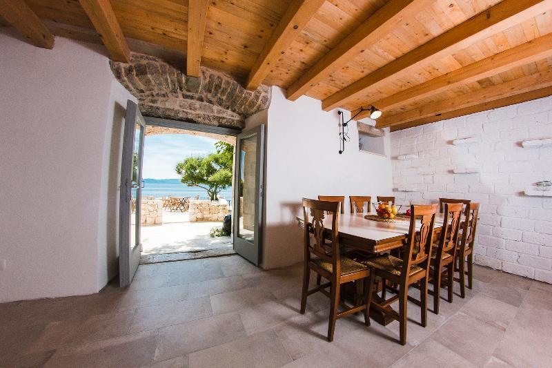 Stone Lady - Holiday Home Omis Exterior photo