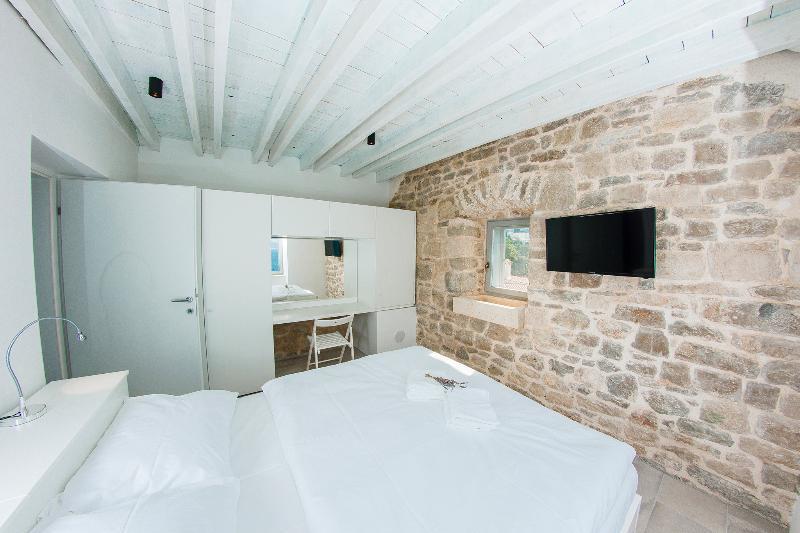 Stone Lady - Holiday Home Omis Exterior photo